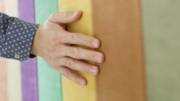 Por que a Alcantara® italiana é o material perfeito para acessórios Apple