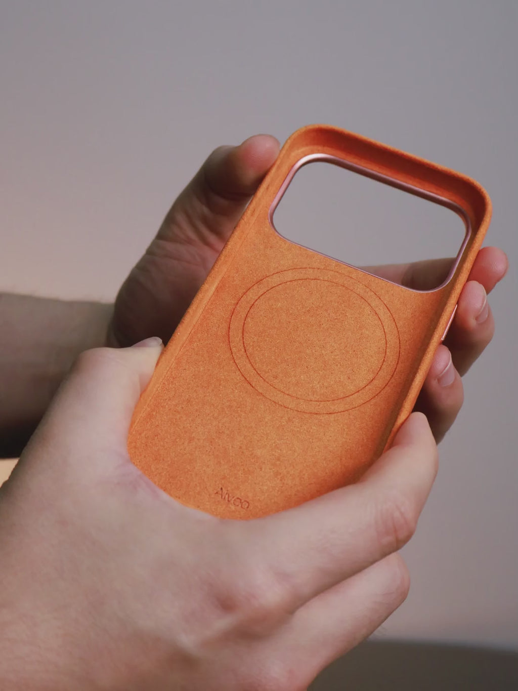 iPhone 18 Pro - Case Alcantara - Mango